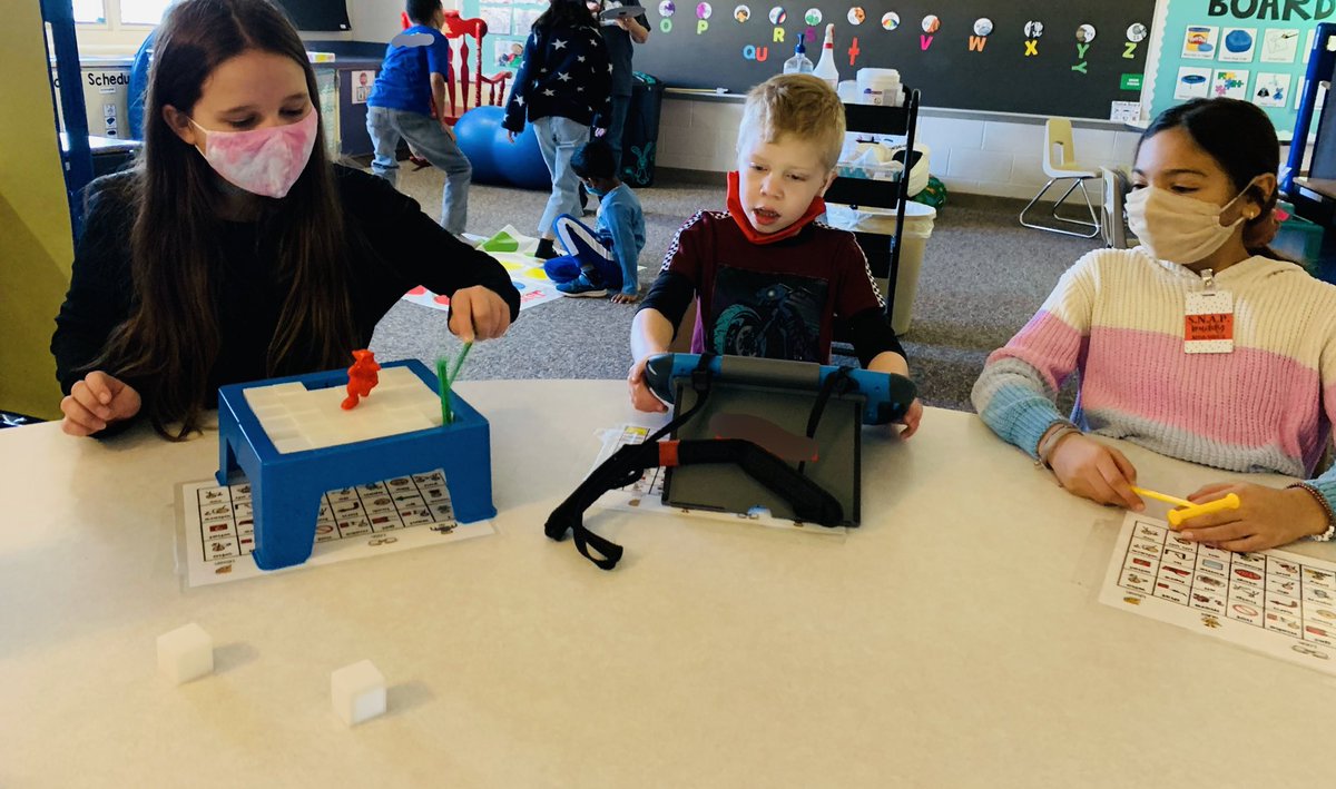 MissSidge's tweet photo. We have SO much to be thankful for, including our amazing SNAPs buddies! @HWE_Hawks @WalledLkSchools https://t.co/GsUq2vVAh2