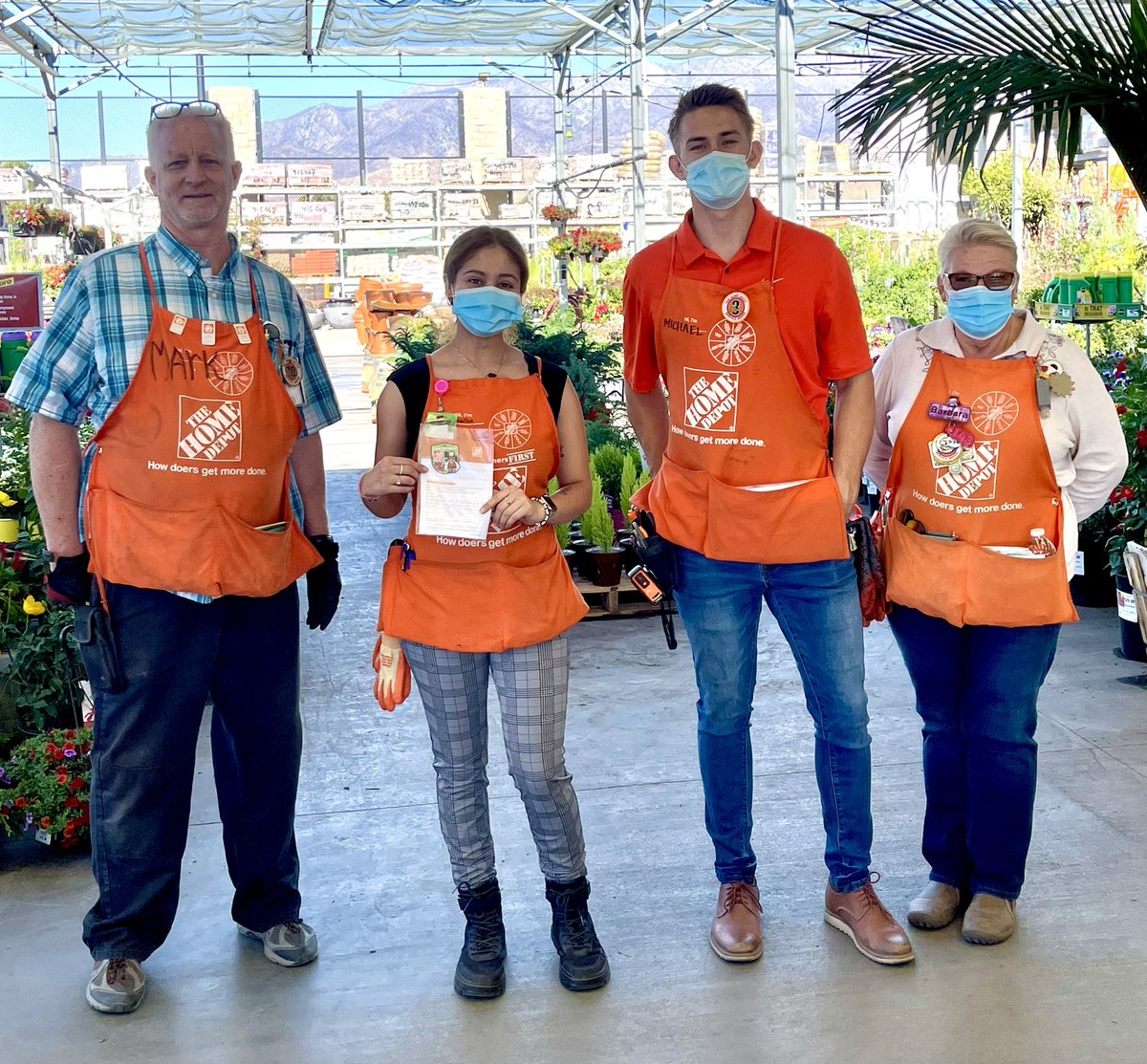 michael95741301's tweet photo. Very proud of the team here at store #8987 thank you guys for your positive energy and great work ethic🤙 https://t.co/ViWvjpkEsZ