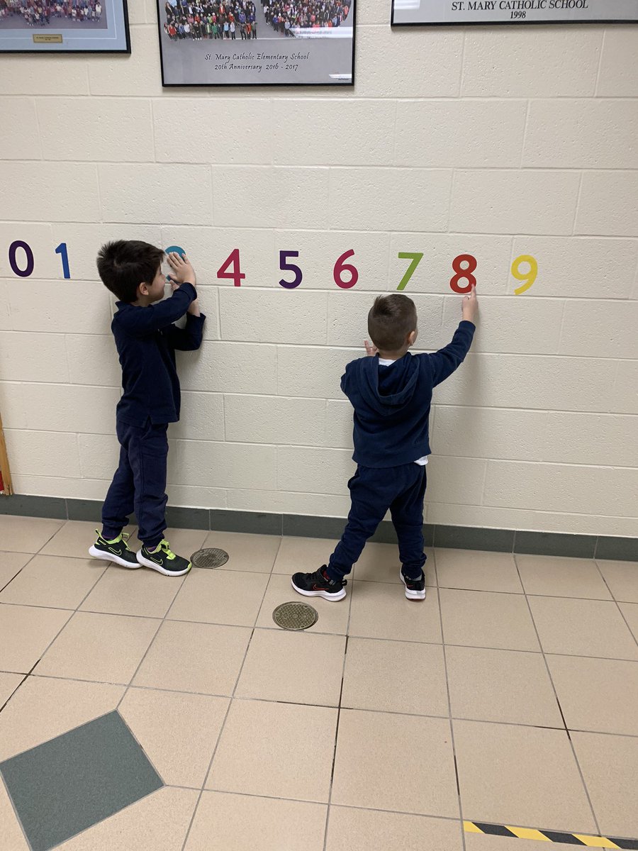 StaffieriMonica's tweet photo. Using our calming hallway for hard work, movement and learning! Counting numbers, finding shapes and colours, saying our abc’s,  doing some wall push ups, and checking our zones! @smy_nobleton @YCDSB @DomenicScuglia @ONTSpecialNeeds @AutismONT @LDA_YR https://t.co/zdRgdqFx0k