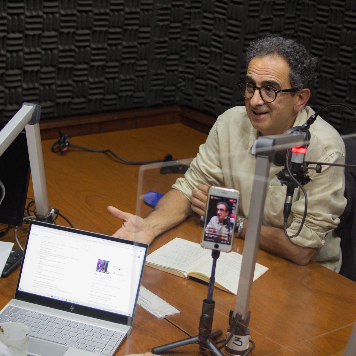ceacu_uy's tweet photo. Ultima entrevista del ciclo, 
¨Por amor a la Cultura¨ a los socios Ceacu en @lacanoa_radio 
Charla de @BarnabeDiego a @a_diCandia
 
@radioculturauy

 #cultura #culturauruguay #gestioncultural #sociosceacu #artes #cultural #musica https://t.co/NuWiFg59nB