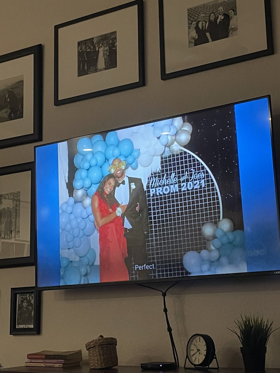 e_milly7's tweet photo. They had leftover prom props from Bachelor in Paradise #TheBachelorette #BacheloretteABC https://t.co/VHCOl4WfyZ