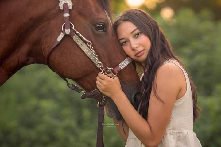 AriaaJaeger's tweet image. Please stop what you’re doing and say a prayer for this beautiful soul Kylie Alexandra who was shot at Oxford High School today and is currently in surgery. We just created her senior portraits in August 😞 
Photography and post by Marla Michele Must on FB