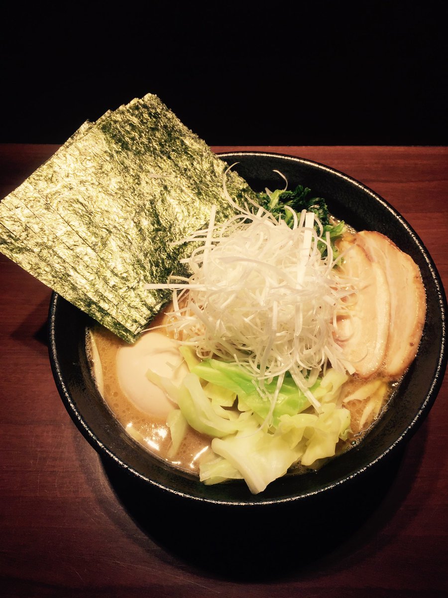 ramensangen's tweet photo. みなさん、こんにちは！
本日から営業時間が変わります！
20時オープン
朝6時クローズ
ラストオーダーは5時半
定休日はありません！

今後とも三元すすきの店を、よろしくお願いします！ https://t.co/dyx7On3IuL