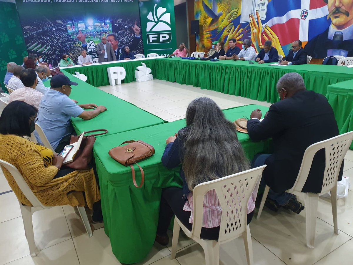 LaRedHabla's tweet photo. Escuela de Formación Digital C1 FP-DN. @Daniel_Beltre @TodosJuntosSom1
 
Cada miércoles :
Alfabetizacion digital de 6:45 PM a 8:15 PM.Totalmente GRATIS.*

Local Meta Salud. 
C/ Benito Moncion casi esquina Independencia. Gazcue. 

Leonel Fernández Presidente
ÚNETE 158/234-2024 https://t.co/aRwvOcoMPw