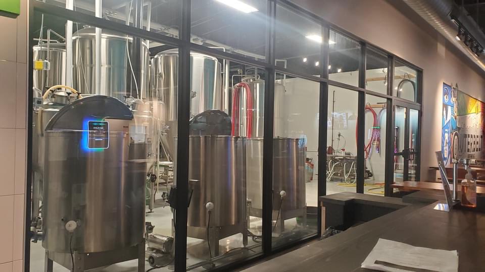 jasminecainrock's tweet photo. We landed at our first ever @harvesthosts stop to check it out. We found this killer massive brewery in Carroll, OH called #OuterbeltBrewing. We will be camping out right here under a covered area in #R2V2 and enjoying the cans we take back with us tonight! #breweries #craftbeer https://t.co/n6B6wLBunU