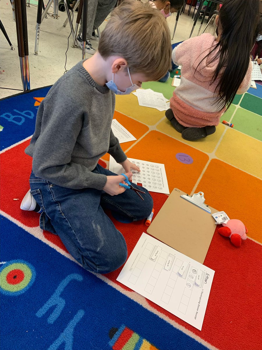 MoniqueWatford's tweet image. Mrs. Harrington’s @FeatherstonePWC students solved a real world math problem: If I only have a certain amount of money, what can I buy for Thanksgiving dinner? I love how this activity works on multiple standards! ❤️ #MakeMathRelevant #MathIsFun @PwcsI