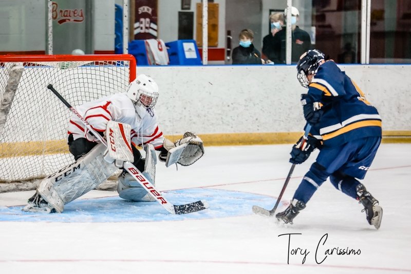 Joey Crescimanni puts it away on a shorthanded breakaway and <a href="/ThomasAthletics/">Thomas Athletics</a> defeats @CAbraveshockey in overtime 3-2.