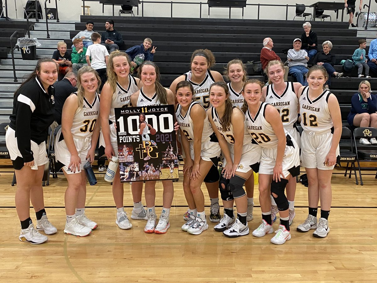 garriganbb's tweet photo. Congrats to Molly Joyce on scoring her 1000 point tonight. Great accomplishment to happen in just over 2 years!!  A lot more ahead!!  @IGHSAU @ByEricPratt https://t.co/ghrgbHlgJn