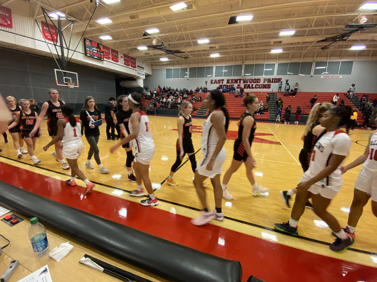 FOX17Blitz's tweet photo. Byron Center 76, East Kentwood 47 - Final

McKenna Ferguson (BC) 26 points
Avery Zeinstra (BC) 20 points 
MaKenzie Mondy (EK) 20 points https://t.co/d4lV4oojac
