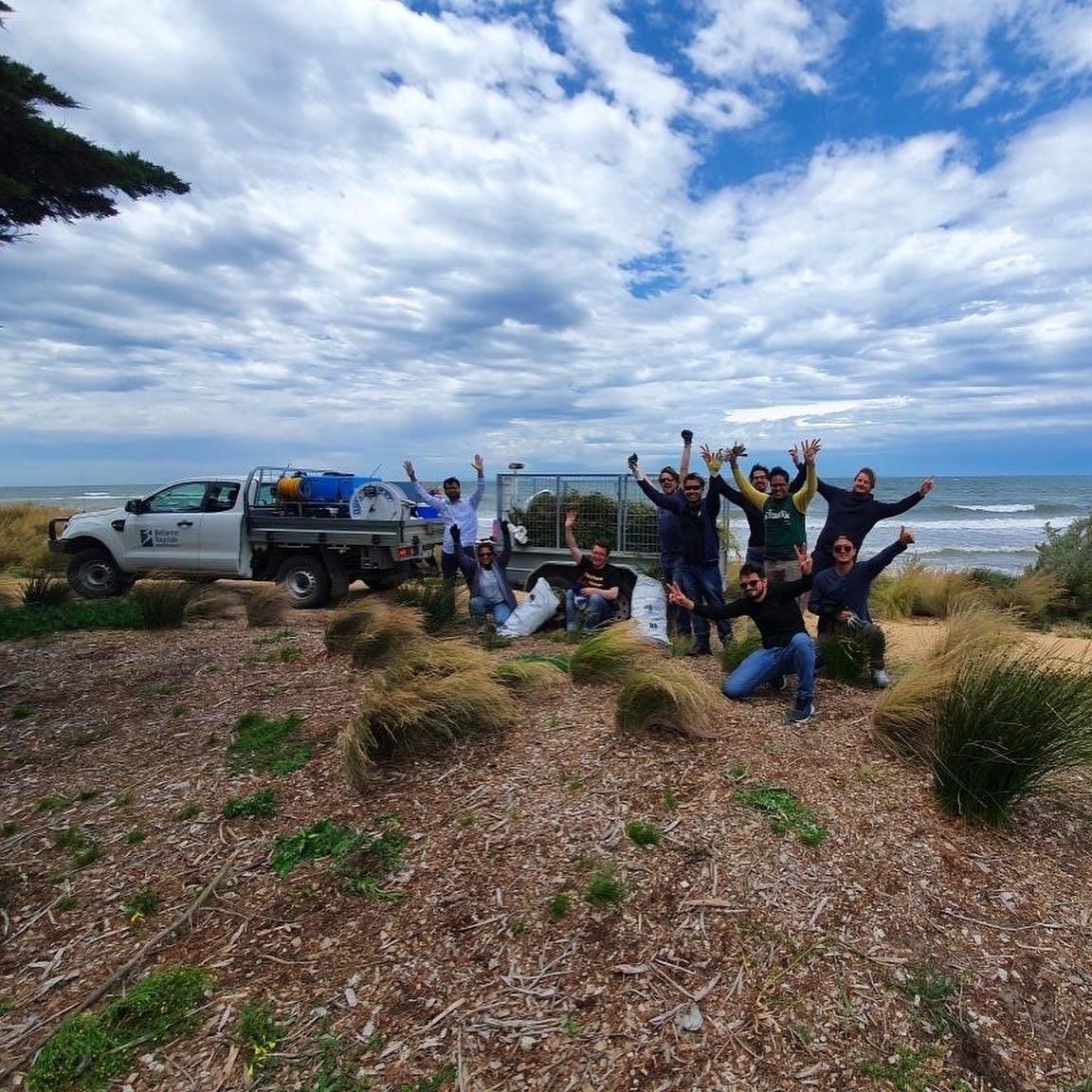 BellBayside's tweet photo. Thank you to @vysusgroup who assisted our Conservation crew for a day as part of a coordinated global volunteering effort to celebrate their one-year anniversary.

The Melbourne based staff helped remove a whole trailer full of weeds along the coast! Wow, what a great effort! https://t.co/96bLc90e3y