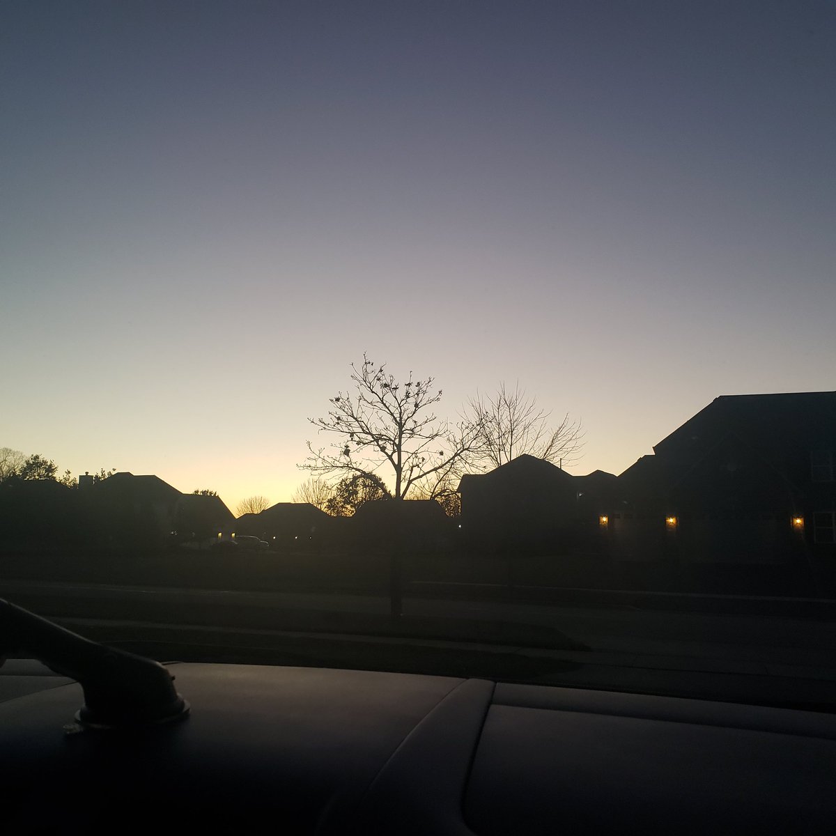 anshck13's tweet photo. Maybe somedays that start out feeling emotionally exhausting turn into something so emotionally beautiful all you can do is be thankful that you have the strength to fight a battle that has become a daily occurrence. https://t.co/qZu9qAGUS8