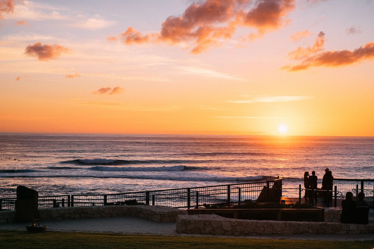 MargaretRiver's tweet photo. ✨The Margaret River Region Summer Bucket List✨

#41 - Get back to nature with a sunset at Surfer’s Point, home to the Margaret River Surf Pro and an epicentre for local surfers.

📸 IG elementsmargaretriver

#margaretriverregion #surferspoint #surf #sunset #thisiswa https://t.co/kYFFgZ4Pou