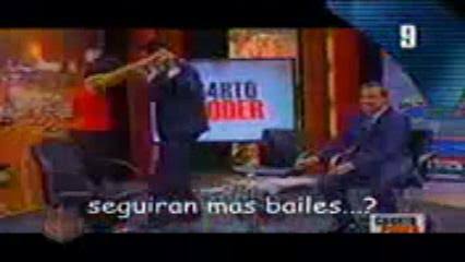 hectormc7092's tweet photo. La Prensa se quedará de aquí en adelante vigilando las casas de todos los presidentes a futuro? Ya se pusieron una valla muy alta por si acaso, eh! Ya veremos si con unos son muy severos y con otros se toman fotos sonriendo, en la cama ó bailando! Las fotos quedan para siempre!! https://t.co/sEyBSc9BYD