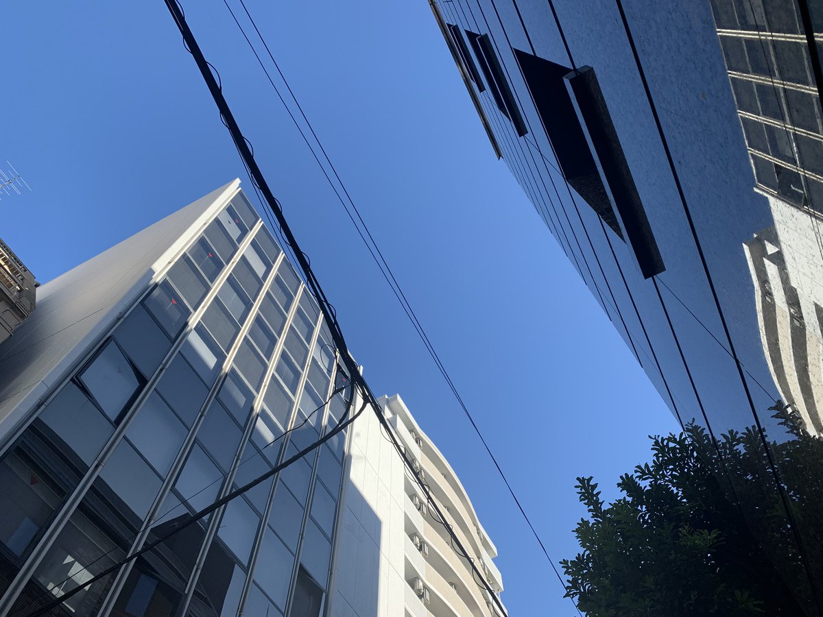 psq_academy's tweet photo. 五反田は今朝は豪雨でしたがいまは☀️晴れ☀️
今日も元気に学びを届けてまいります(＾ｰ^)
宜しくお願い致します🎤🎹🎷🎸

#ボイトレ #ビジネスボイトレ #キッズカラオケ #キッズピアノ #五反田 #psqmusicacademy #ビブラート #アニソン #カラオケ https://t.co/uWeFL6QUmg