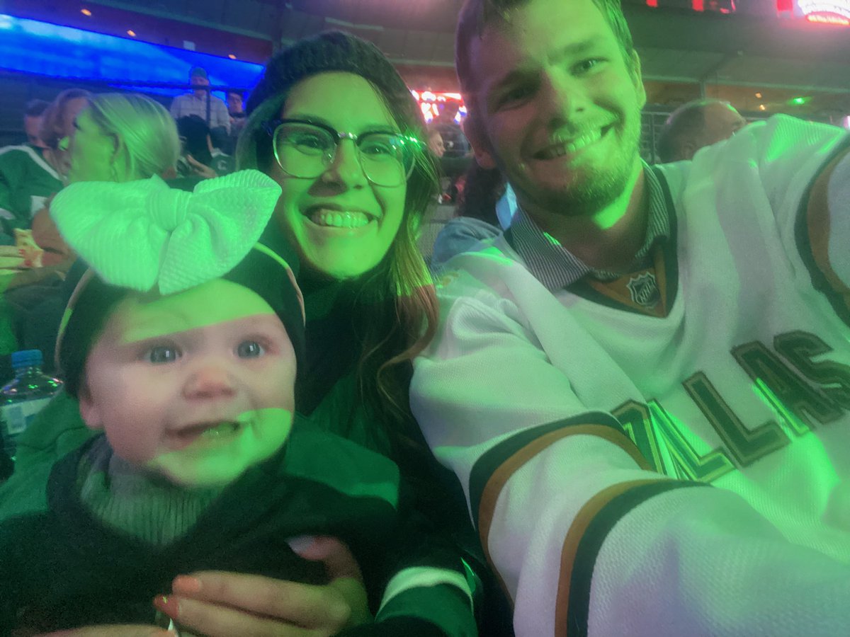VictoriaA_Mayer's tweet photo. #TexasHockey happy anniversary babe https://t.co/US8GNhQIgy