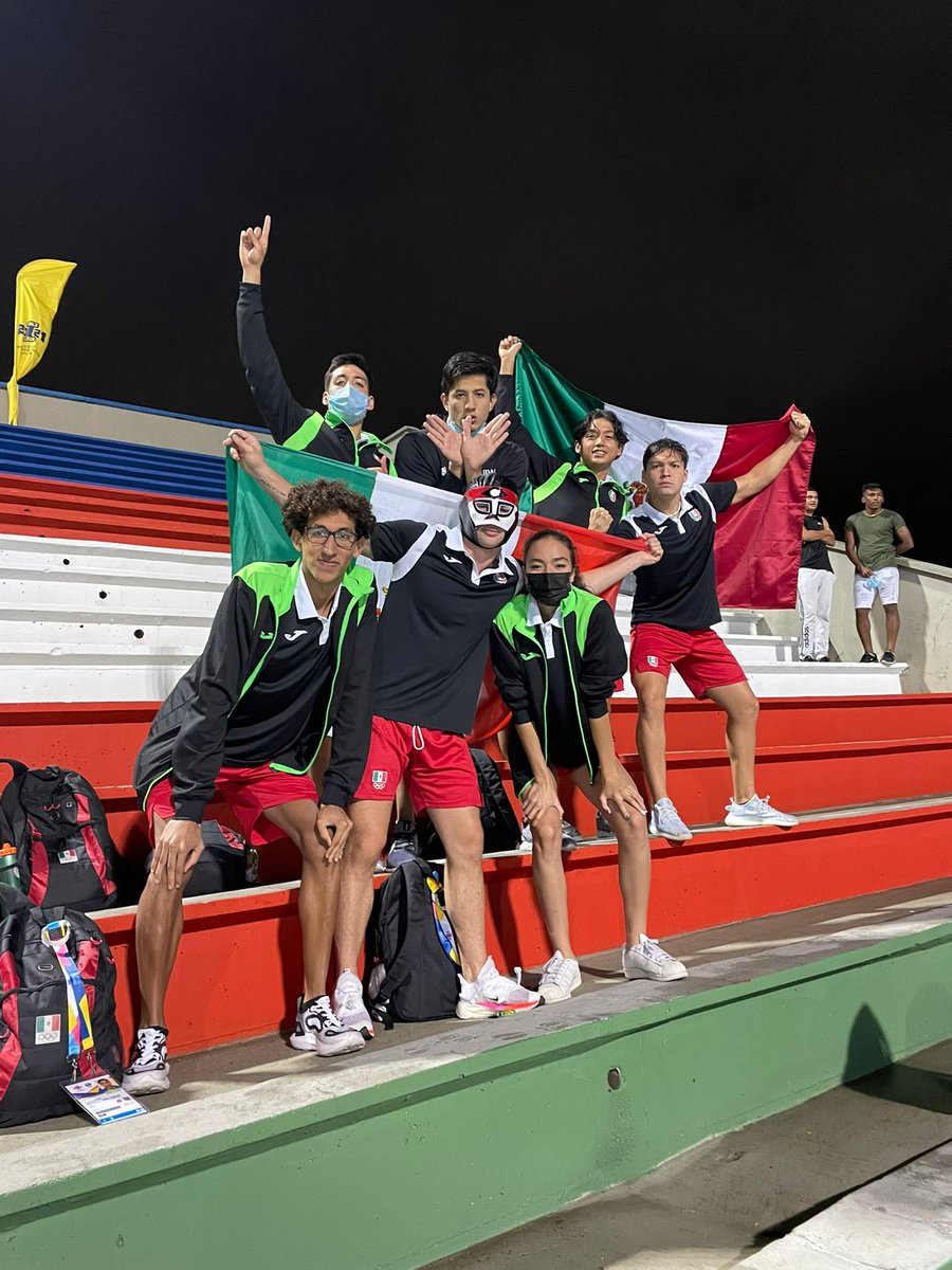 FemexNatacion's tweet photo. #FMNInforma
Con una cosecha de 14 medallas cierra su participación la #Natación en los I Juegos Panamericanos Junior @CaliValle2021
5 🥇
7 🥈
2🥉
#VamosMéxico🇲🇽 https://t.co/2IwG6Pq4uC