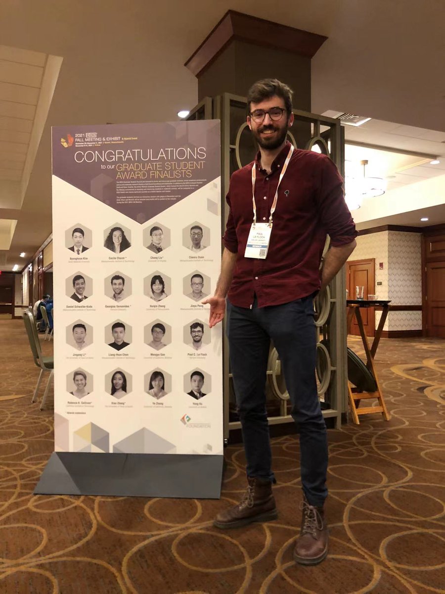 Thank you, Prof. Jia Liu, and all the group members, for your advice and guidance during the Ph.D!
Delighted and humbled to receive the Gold Medal at the MRS Graduate Student Award during the Fall 2021 conference, for my work on brain-electronics interfaces.