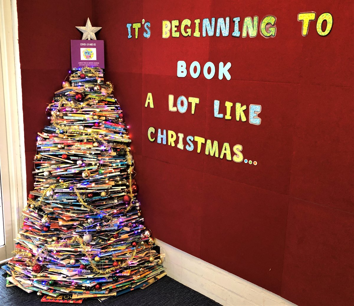 We love to borrow them. We love to read them, and here they are bringing Christmas cheer to all the students <a href="/StMarysRydal/">St Mary's Rydalmere</a>! Got to love books!😍
#cedplibraries <a href="/CatholicEdParra/">Catholic Schools Parramatta Diocese</a>