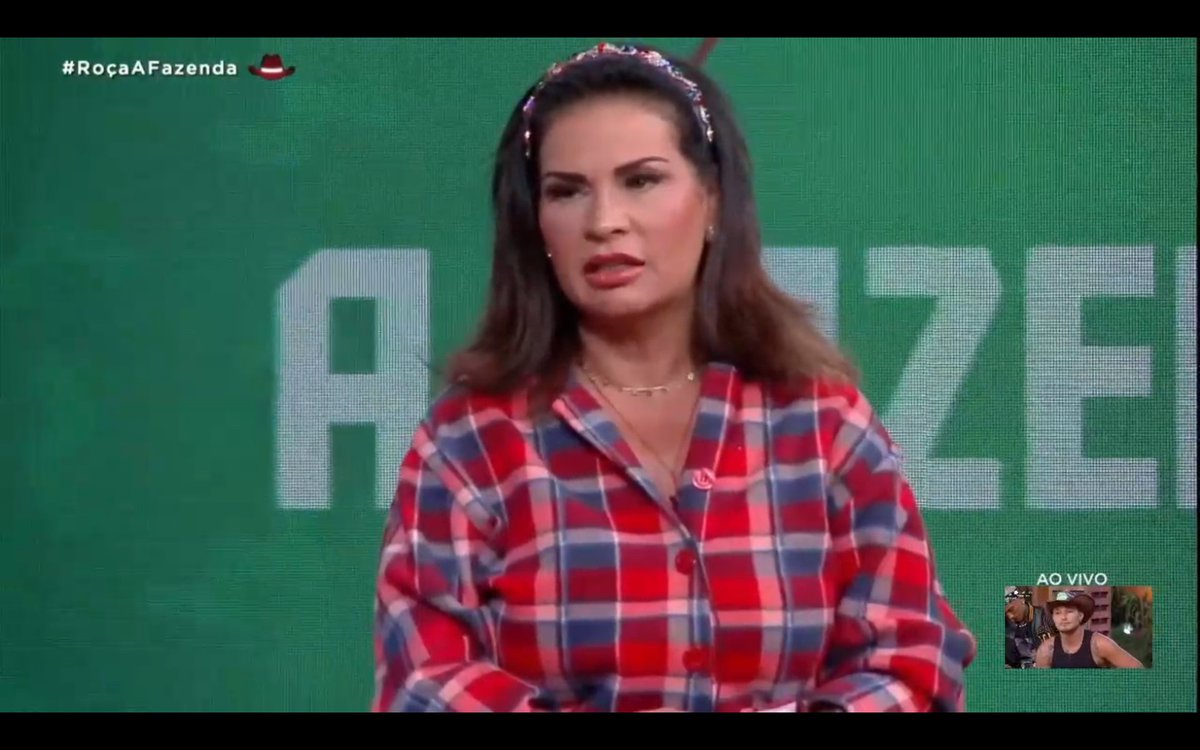 JoadlaSR's tweet photo. Gostava tanto da sol, mas ela já ta mt chata pqp #RocaAFazenda https://t.co/PBMZguQ1ld
