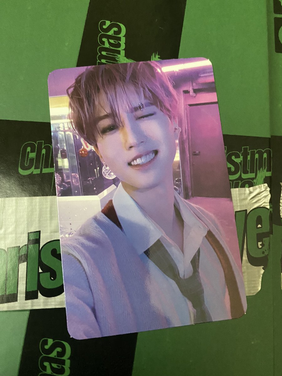 vvsjcis's tweet photo. 스트레이키즈 크리스마스이블 앨범포카 교환 구합니다

저: 한
❤️: 용복 현진 

스키즈 스트레이키즈 Skz straykids wts 포카 양도 교환 방찬 서창빈 창빈 리노 현진 황현진 필릭스 용복 승민 한 한지성 양정인 아이엔 미공포 https://t.co/EUE3E0fTml