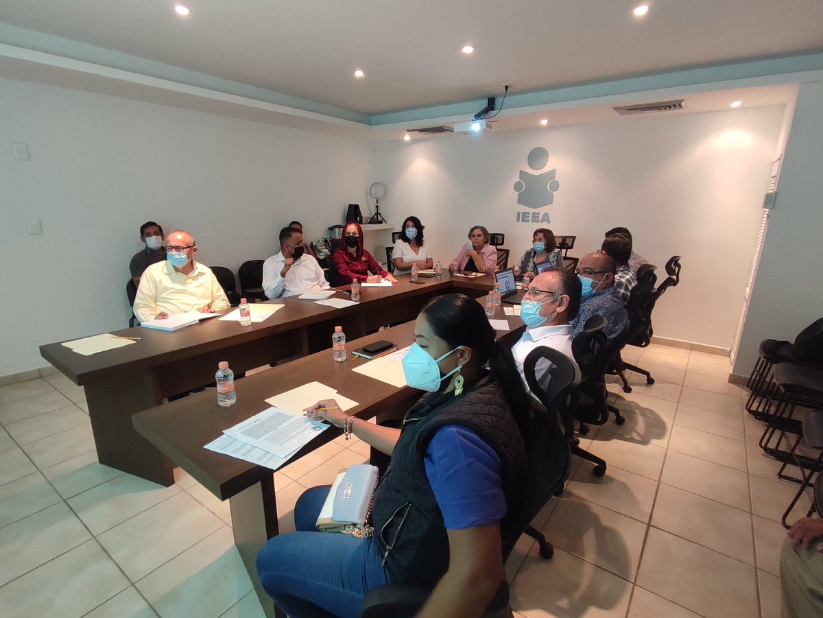 IEEA_BCS's tweet photo. Reunión de Dirección General con la Secretaria de Educación Pública, Alicia Meza y directivos de educación media superior, para continuar trabajando con la planeación del Movimiento Nacional por la Alfabetización y la Educación.
#BCSNosUne #IEEABCS #EducacionEsDesarrollo https://t.co/6g9z6GzToR