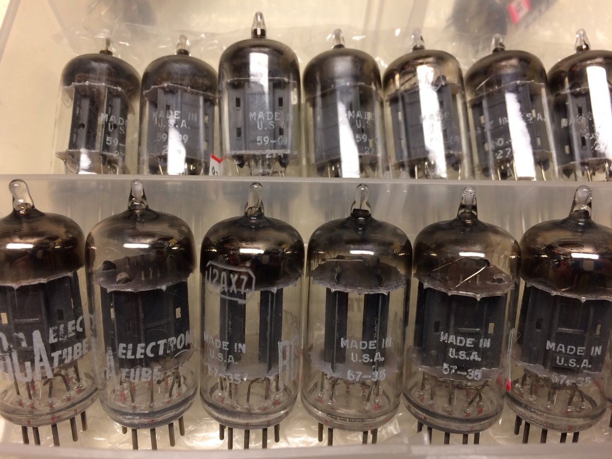 TomoJustFunky's tweet image. RCA 12AX7 Grey Long Plate and Black Long Plate

#rcatubes #12ax7 #1957 #1959 #vintagetube #madeinusa #tubeamp
