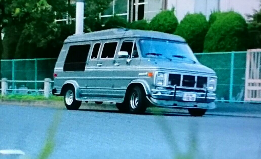 Sato ヤフオクで アバランチ で使われてる羽生ちゃんの車 バンデューラー アメ車 がカラー違いで出てる 欲しいけど車税が高そう アバランチ バンデューラー T Co 3cmkugw5ax Twitter