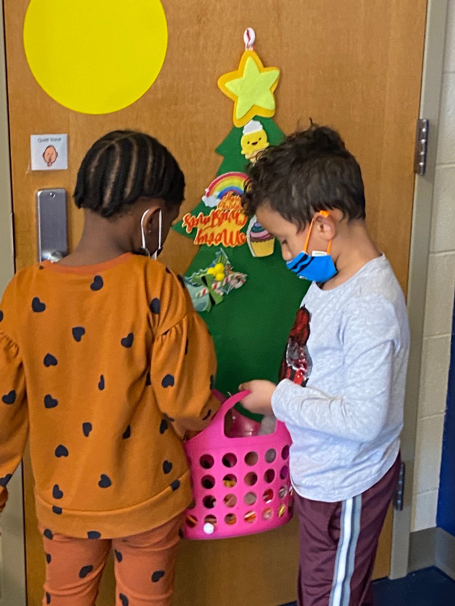 SpookTacoma's tweet photo. Holiday fun!! Putting their name in Glitter on hats “Wisk you a merry Christmas“ gifts the students are making their teachers and trimming the tree!! https://t.co/bLGHL4hVp8