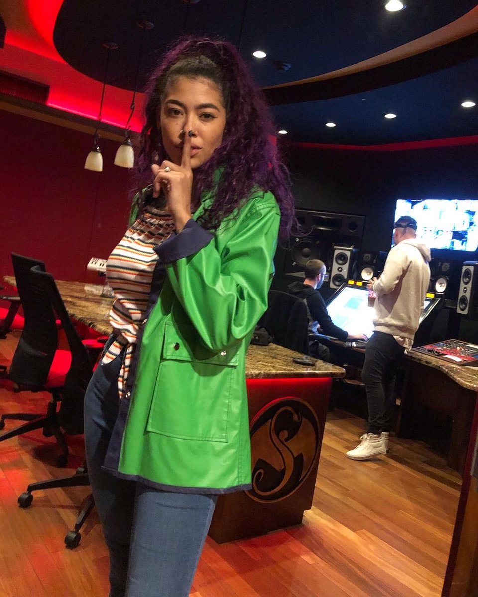 FBAMGMT's tweet photo. Shhhhh! 😂 Back when @RoseTheMermaid got to record her part for @JehryRobinson song “Full View”!! How many of you ❤️  “Full View”? #effbeeaye🐍🦇 #jehryrobinson #fullview #rose #mermaid #rtm #studiovibes #tnini https://t.co/kc3ajWDNyc