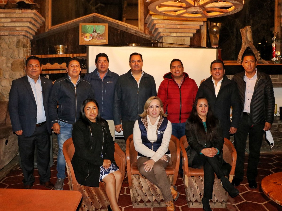 claudialunai's tweet image. Esta tarde realizamos la primera reunión de análisis estratégico con el fin de establecer las acciones para los siguientes meses. ¡Seguimos trabajando! ⚪🔵

#acciónnacional #panhidalgo