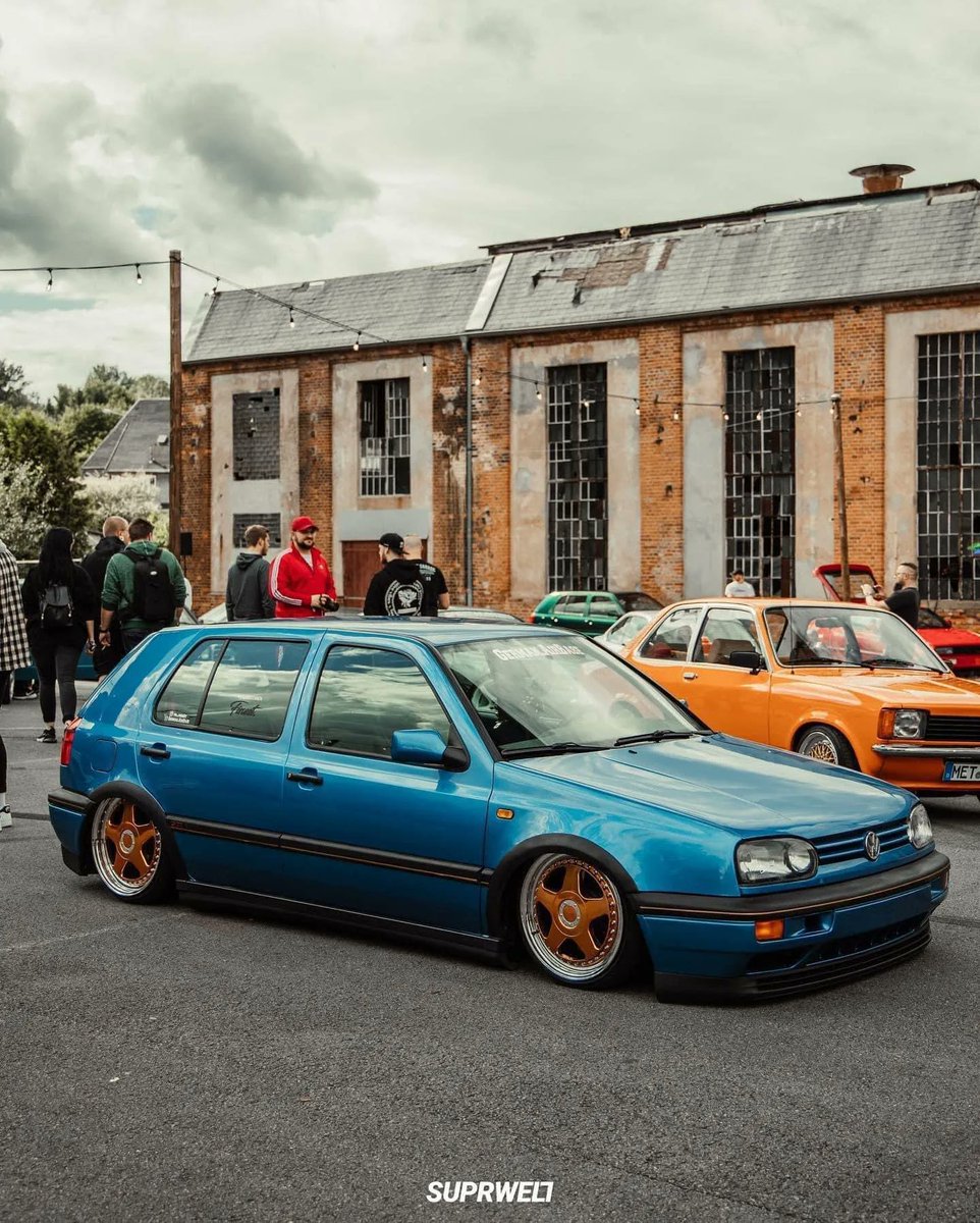 ShineGraffix's tweet photo. Slammed Mk3 #golfr #gti #vw #mk7 #wheel #stance #euro #vwvortex #decals https://t.co/pt3JsNUzv2 https://t.co/2eqUNv3vvj