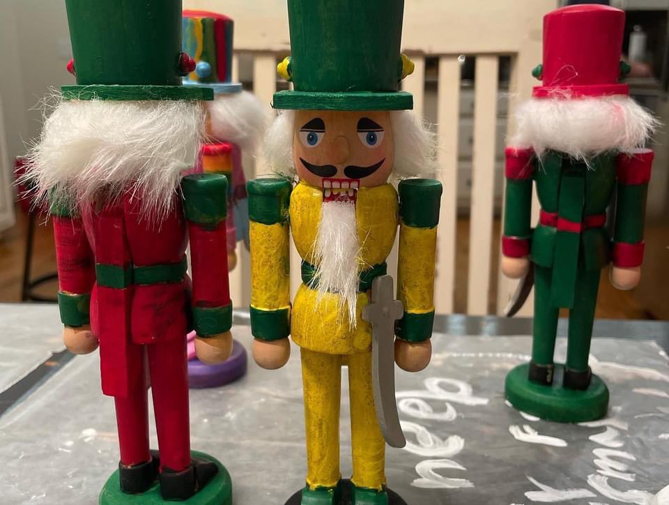 MagicCityPA's tweet photo. Look what one of our dancers made to raise money for the #MagicCityNutcracker!❤️ We use our funds to produce the performance, fund our scholarships &amp; provide dance classes to the Boys &amp; Girls Club @AGGaston_AGGBGC 
DM if you’d like to buy one! https://t.co/DNdOLhRMo5