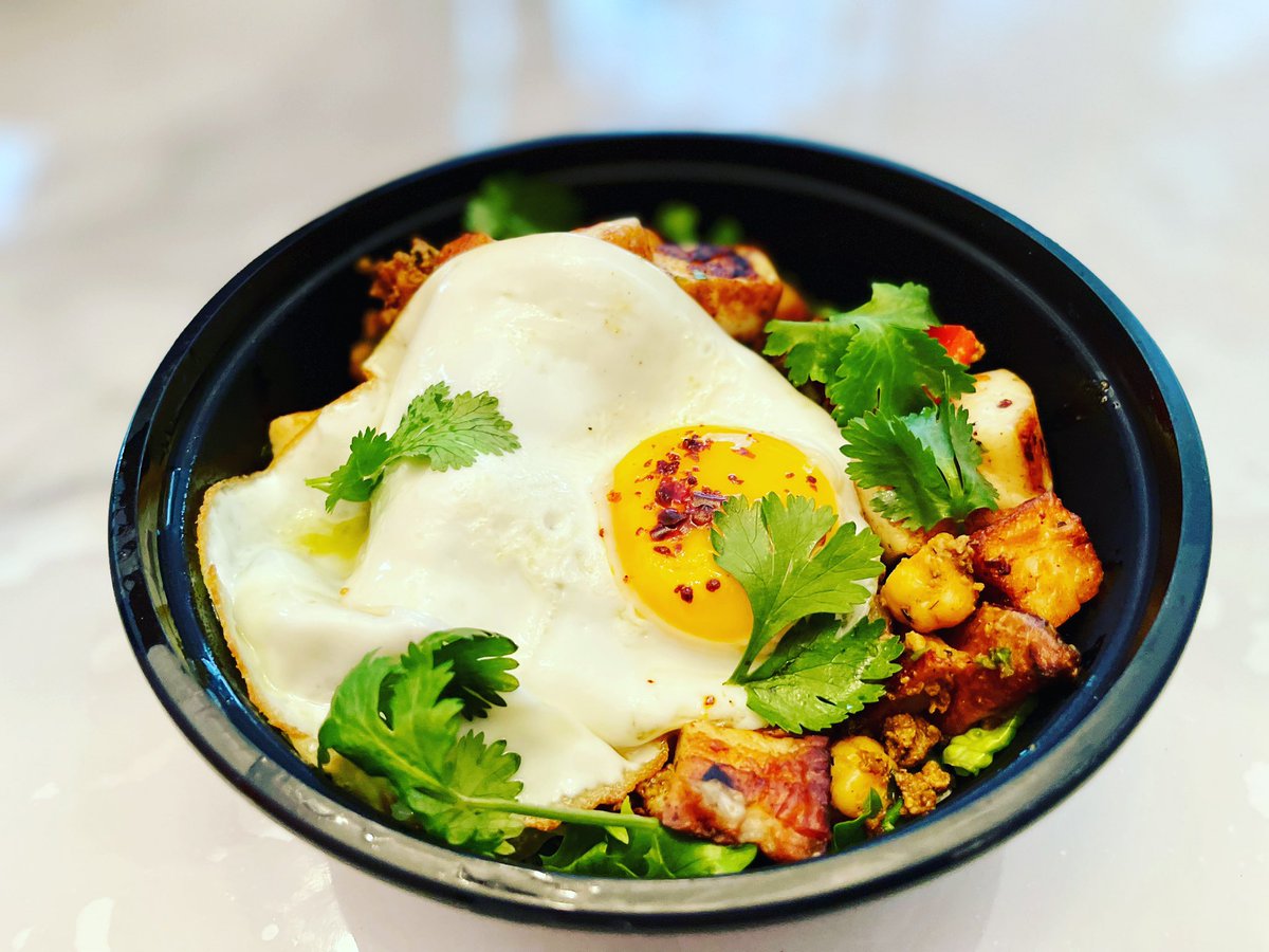 Perfect lunch! Grilled halloumi and chorizo salad with sumac sunny side up egg. Filling but not food coma inducing.  available for takeout <a href="/MigrantKitchen/">The Migrant Kitchen</a> on 74th and 1st on the UES of Manhattan, NYC.