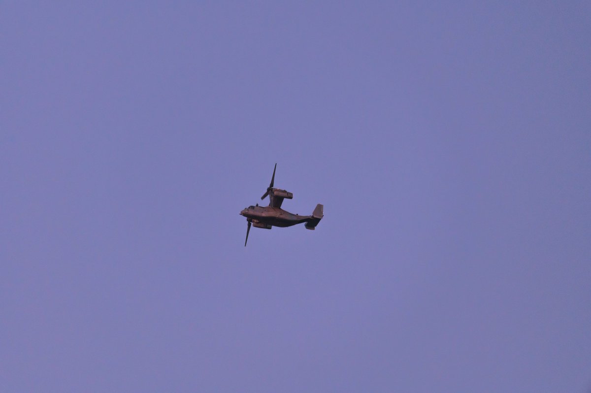 aeroscouting's tweet photo. SWIFT22, flight of two USMC MV-22B Ospreys inbound MCAS Pendleton at sunset. One of these birds is 168695, and both are from HMM-364 "Purple Foxes," which used to be a CH-46 squadron. #FlyUSMC https://t.co/njMkBQZMCi