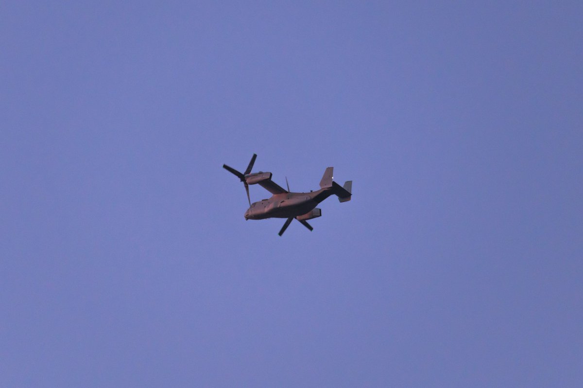aeroscouting's tweet photo. SWIFT22, flight of two USMC MV-22B Ospreys inbound MCAS Pendleton at sunset. One of these birds is 168695, and both are from HMM-364 "Purple Foxes," which used to be a CH-46 squadron. #FlyUSMC https://t.co/njMkBQZMCi