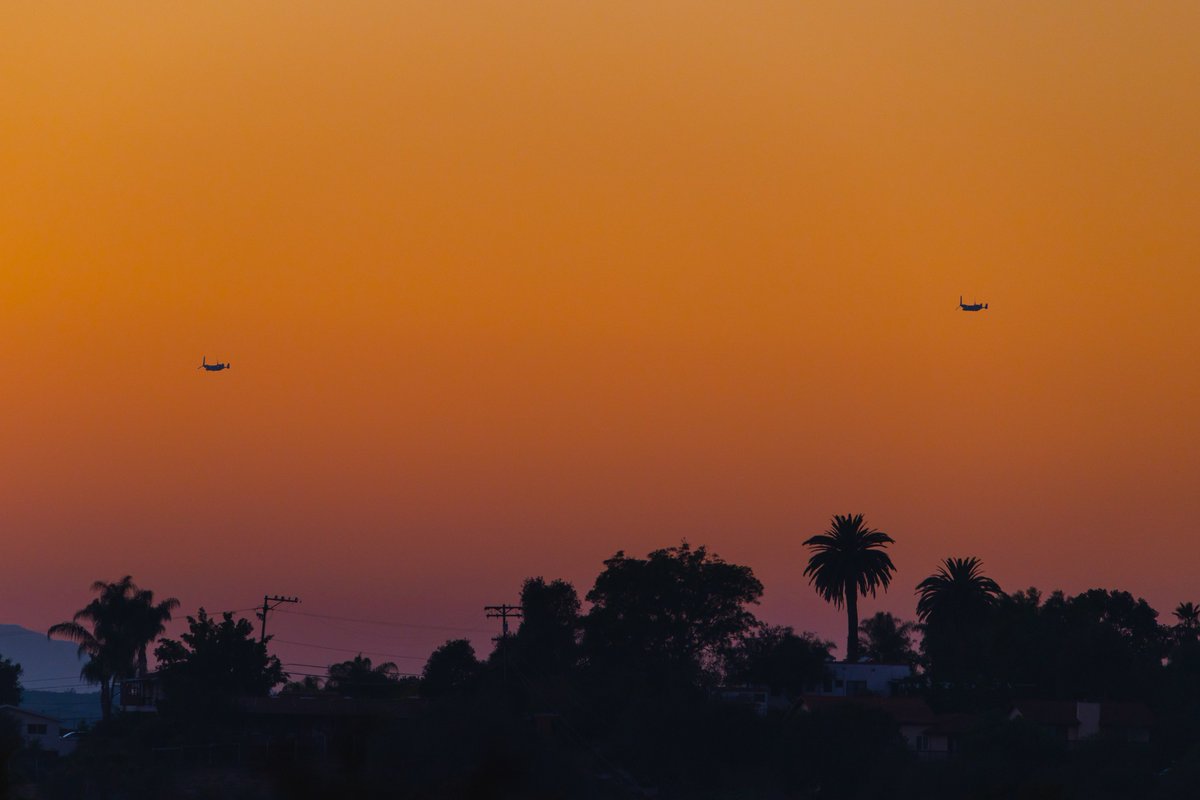 aeroscouting's tweet photo. SWIFT22, flight of two USMC MV-22B Ospreys inbound MCAS Pendleton at sunset. One of these birds is 168695, and both are from HMM-364 "Purple Foxes," which used to be a CH-46 squadron. #FlyUSMC https://t.co/njMkBQZMCi