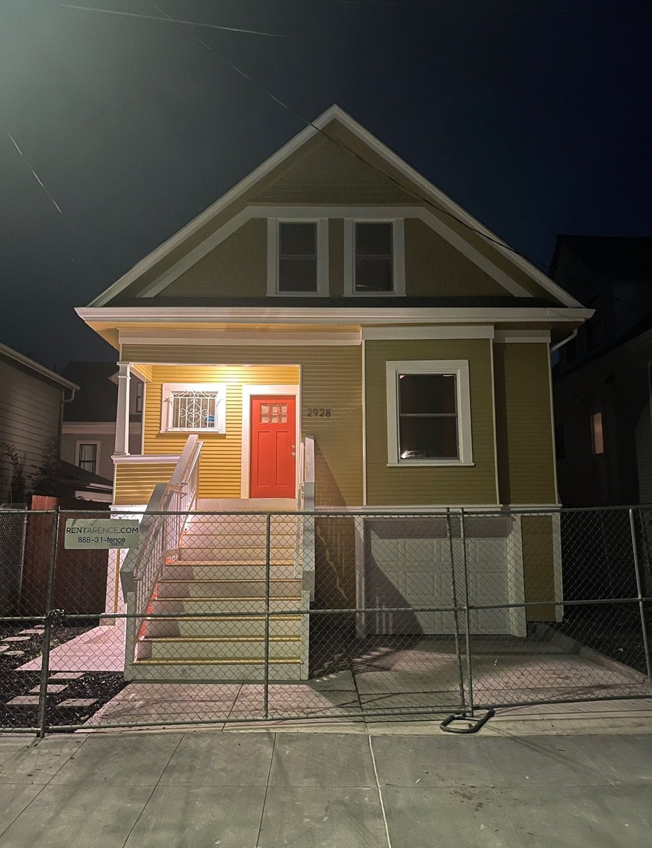 This house was a symbol of resistance. Now it is a home. This Giving Tuesday please contribute to the M4H Housing Fund to support our future organizing actions as well as help house and feed the families we serve. 

Give today at moms4housing.org/donate