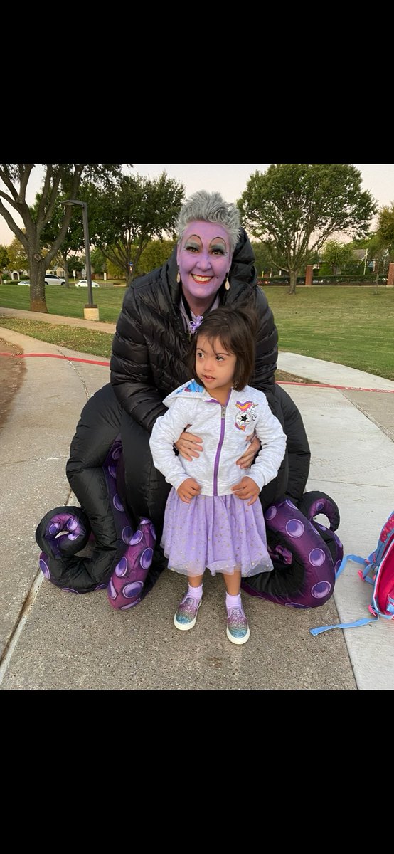 VeronicaJEason's tweet photo. Flashback to Halloween @TeamRiverchase #purplerocks https://t.co/bWoZjpLiFU