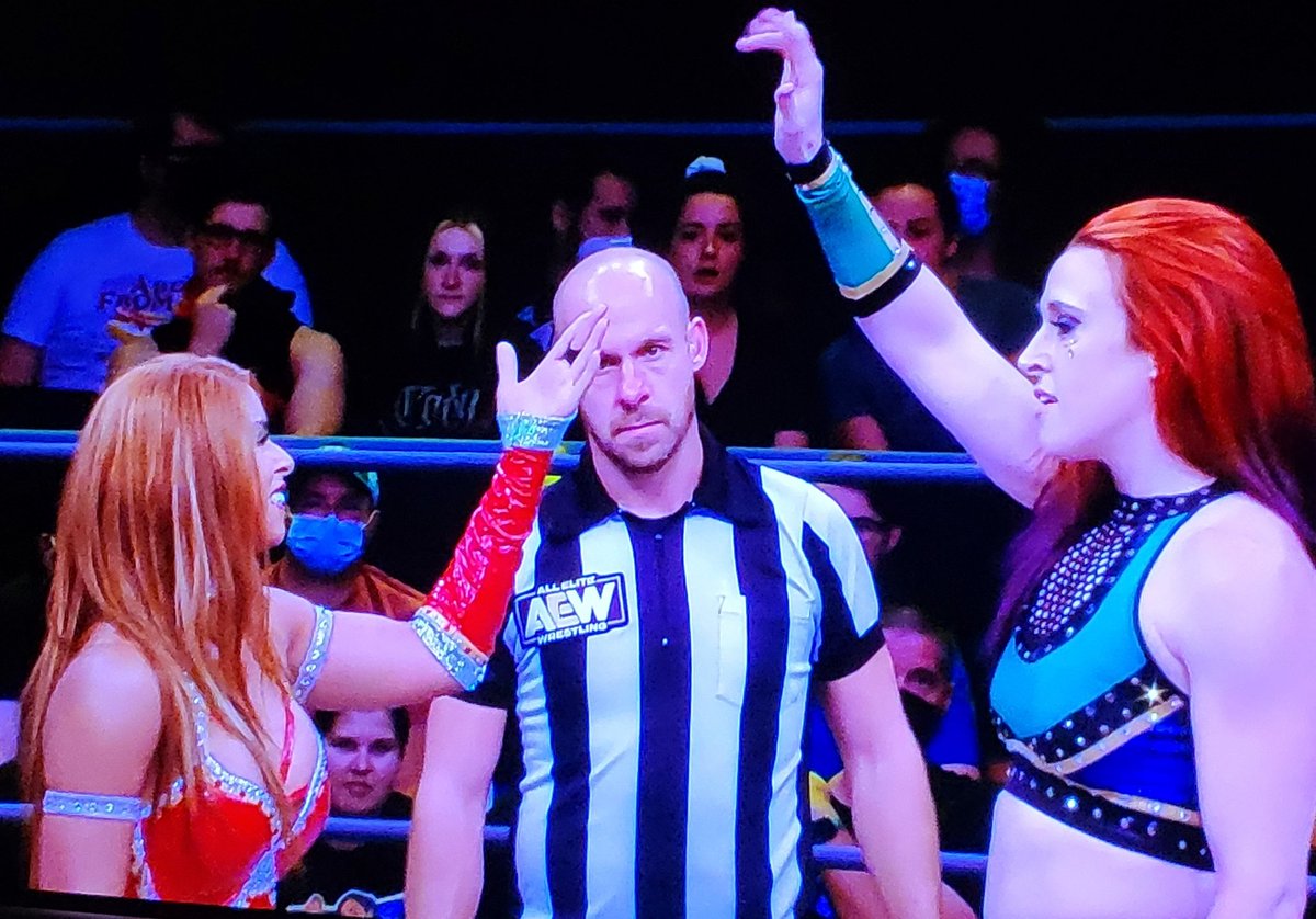 MPolsean's tweet photo. What a treat to see @KiLynnKing amd @1ReneeMichelle tonight on #aewdark!! Passion, talent, and incredible style! Thank you ladies and @AEW for this match! https://t.co/cYG2p48hML