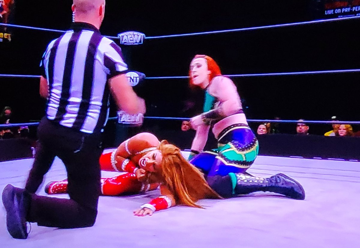 MPolsean's tweet photo. What a treat to see @KiLynnKing amd @1ReneeMichelle tonight on #aewdark!! Passion, talent, and incredible style! Thank you ladies and @AEW for this match! https://t.co/cYG2p48hML