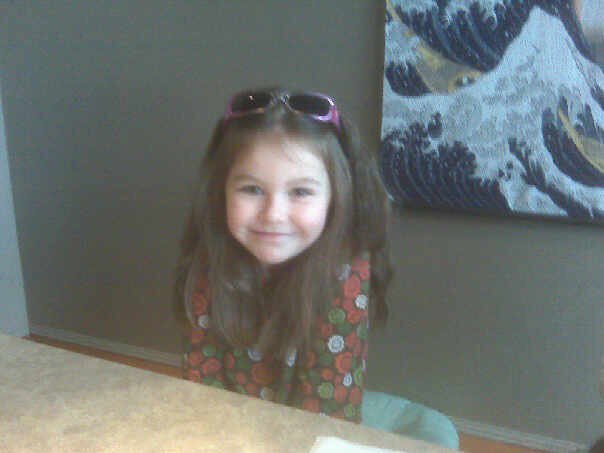 efrans's tweet image. My daughter just got her first university acceptance letter.  Weird. I swear she’s only four. #ChildProdigy #ImTooYoungForThis #NotReady