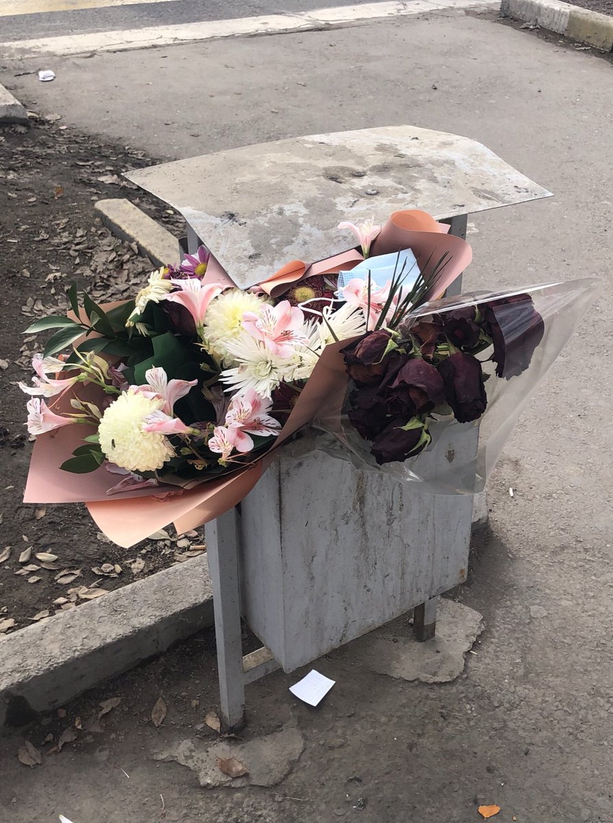 misstravels's tweet photo. Broken hearts and bad dates in Bishkek. Those poor flowers gave their lives for nothing #sosad #inthebin #worstdates #bishkek #kyrgyzstan #dontbuyflowers #remarkabletravels #travel #lifeinkyrgyzstan #everydaybishkek https://t.co/mdPvfTeRPI