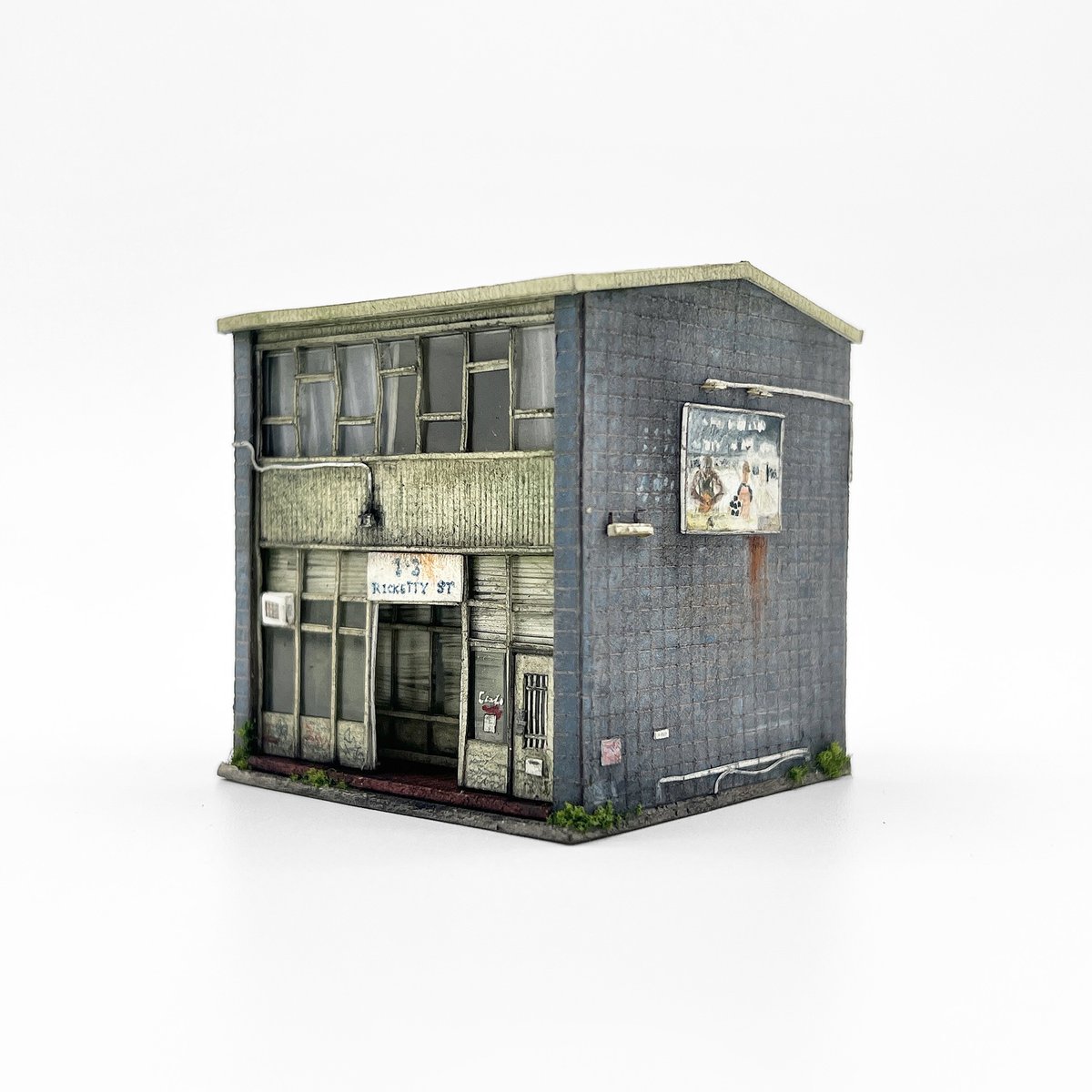 mayspacesyd's tweet image. MYLYN NGUYEN • Places to fear (dragons and demons may be bathing)
New solo exhibition now online 1 December 2021

Click to see the full exhibition below:
mayspaceonline.com.au/exhibitions-bl…

#mayspace #mayspacesyd #mylynnguyen #miniatures