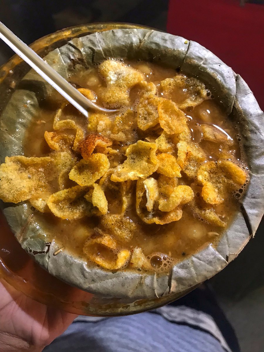 ividhyac's tweet photo. So my man took me on a date for my valuable wisdom in sorting out his workplace issues 😂😂 Sundal Vadai  &amp; lemon tea kinda date ❤️ https://t.co/4KxnmG31pE