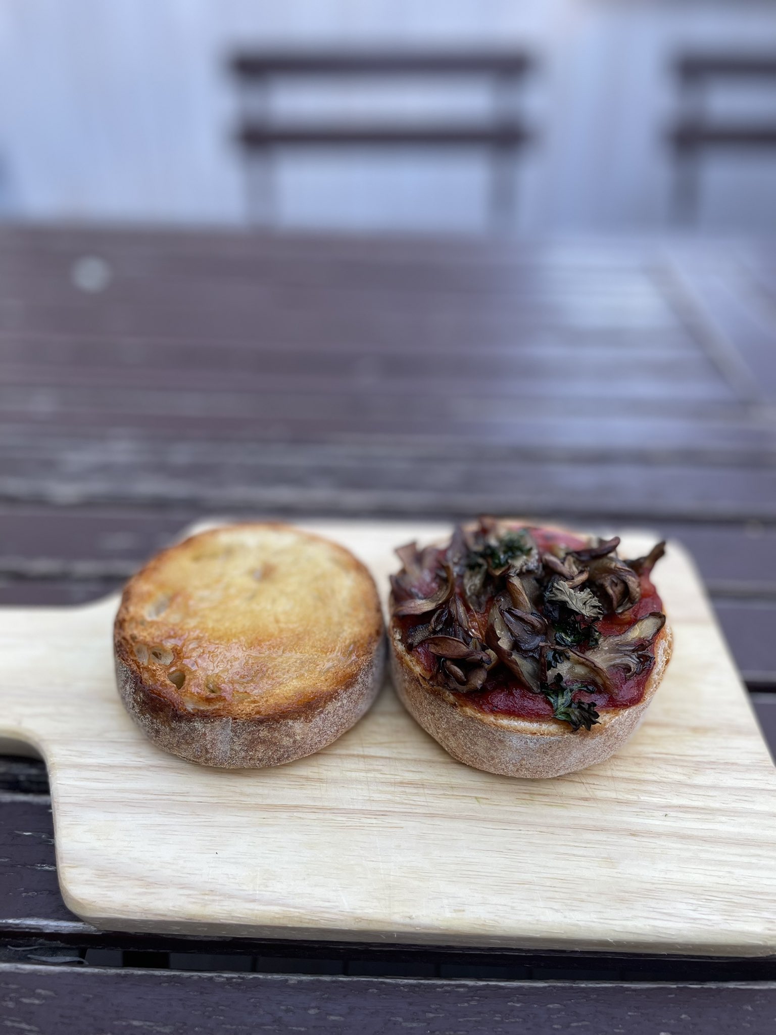 Twitter এ 天然酵母la Recetteのパン くころさんの厚焼きマフィンでお昼ごはん ぱかっと半分にして 蜂蜜トーストと 舞茸トースト 厚焼きマフィン最強 T Co Xunfufuxmt ট ইট র