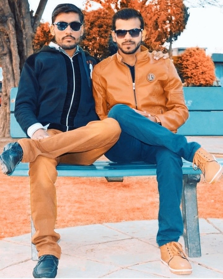 ifarazshahzad's tweet photo. "جو دل کے سارے درد بانٹ لیں
ایسے دوست زندگی میں بہت کم ملتے ہیں"
GooD MOrninG 
@waqasofficialPk ❤

#farazshahzad #waqasahmed https://t.co/5zvlPFXoVw