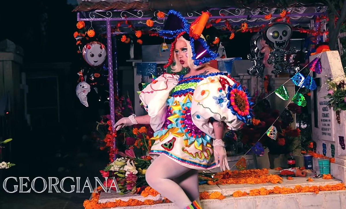 gachosmx's tweet photo. ¡UNA REINA! 💖 

Look de Georgiana [ @itsgeorgieboy1 ] para el capítulo 11 de LMD4 “Día de Muertas” 💀✨. https://t.co/1tii10O1XM