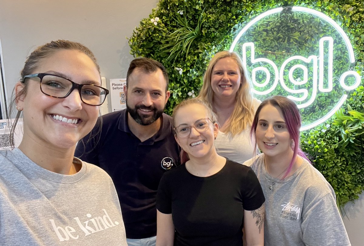 BGLcorp's tweet photo. Guess who is back to the office for selfies?! π€ͺπ
#BGL #Selfie #Back2BGL #BGLWelcomeHome #TheBGL https://t.co/SDAccuXnr9