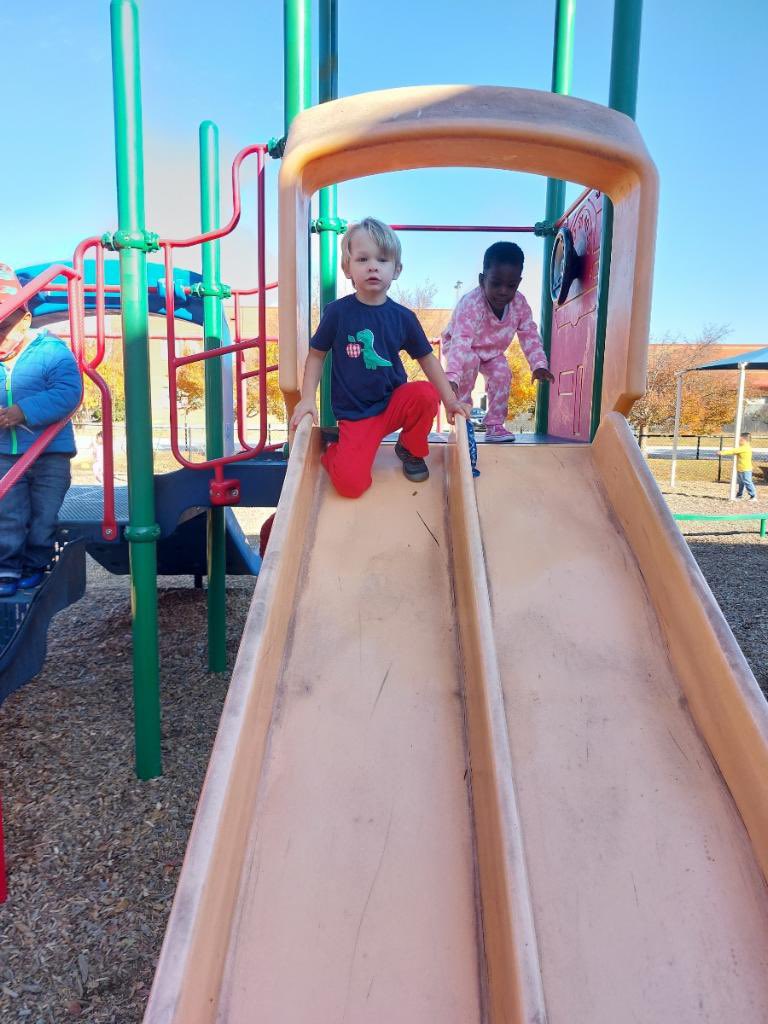 RCPS_EarlyLearn's tweet image. Playground Shenanigans 
#playgroundvibes #friendships 
#dph #pat