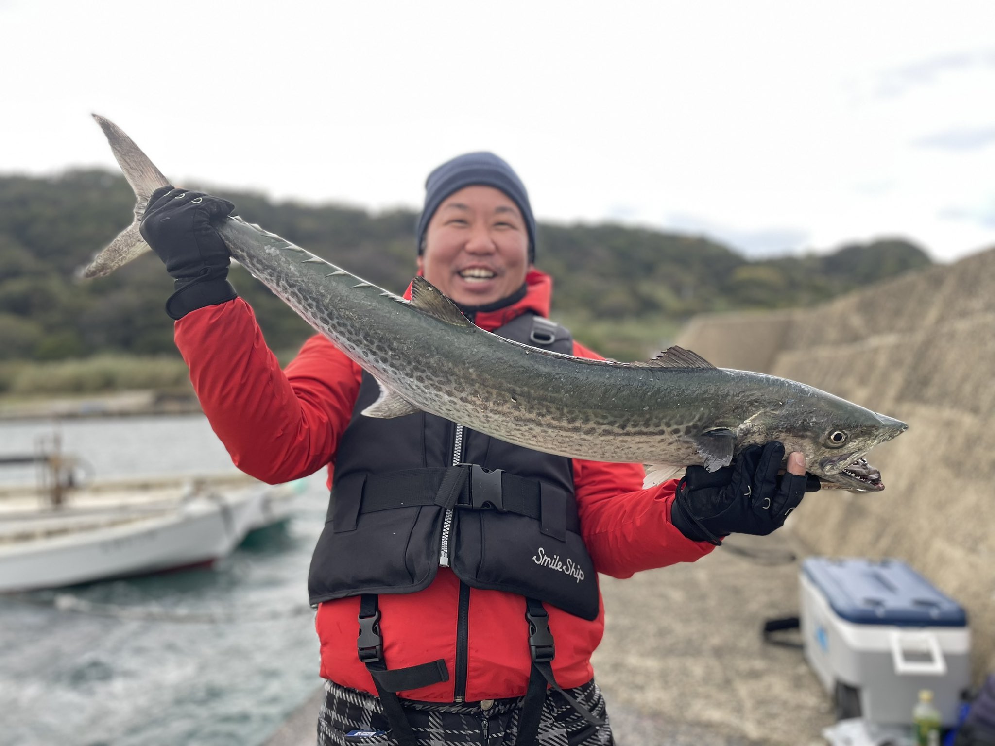 釣りqチャンネル 2本目 メーター越えのサワラ みんながたくさん釣れますように いつまでも豊かな海でありますように 釣り 釣果 11月 海釣り サワラ 堤防 唐津 佐賀 福岡 釣りqチャンネル 釣りq Kwc ショアジギング 冬 フィッシング